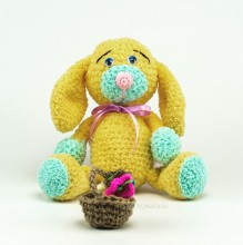 Hase Plüsch gelb mit Korb 22cm Strickware Handmade