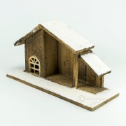 Krippenhaus aus Holz mit Schneedach 33x14 Höhe 18cm